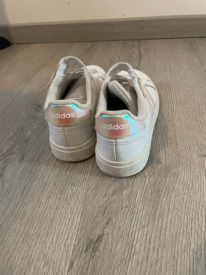 Baskets blanches Adidas - irisé - Pointure 34 - photo numéro 4