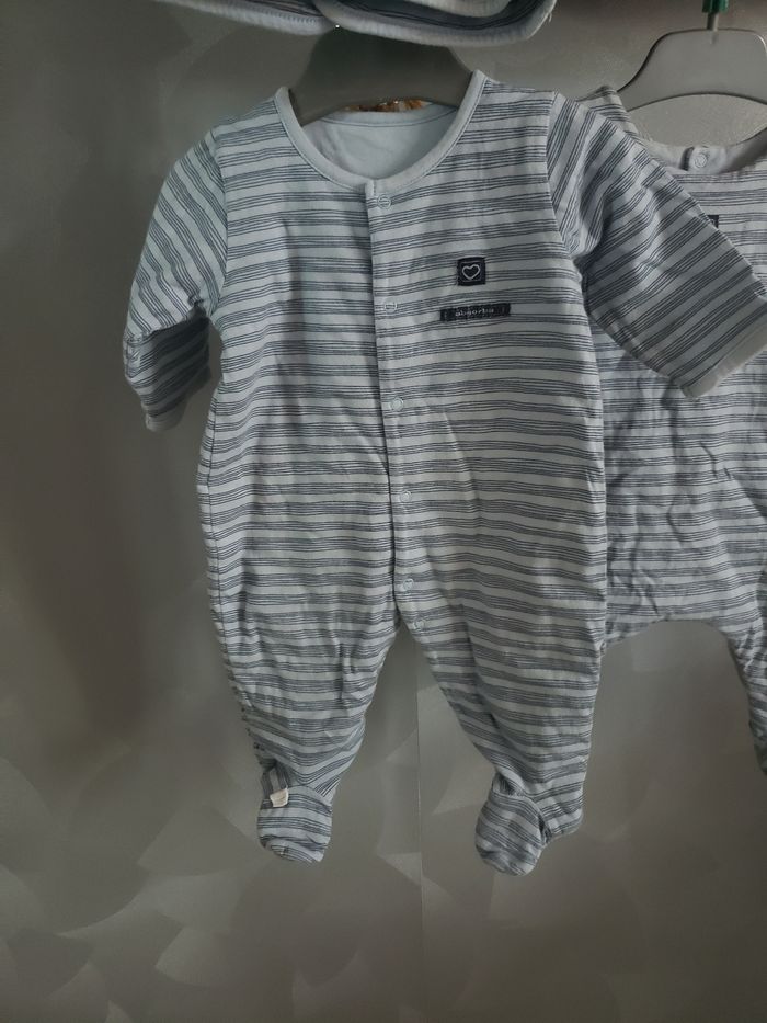 Ensemble 🎀 Absorba 1 mois 5€ - photo numéro 4