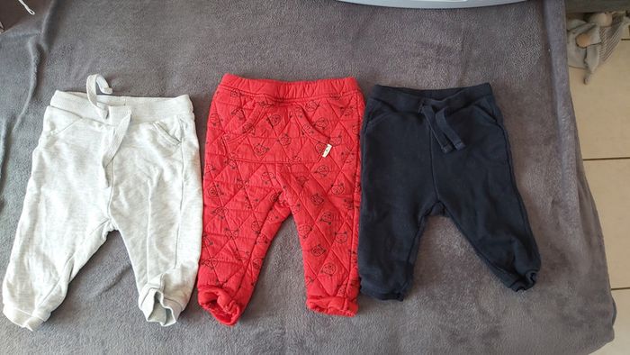 3 pantalons de joggings
