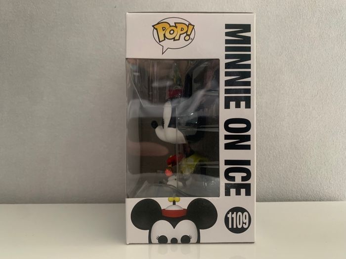 Funko pop Walt Disney archives 1109 Minnie on ice - photo numéro 4