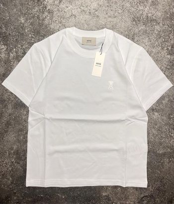 T-shirt blanc ami de cœur en coton biologique.