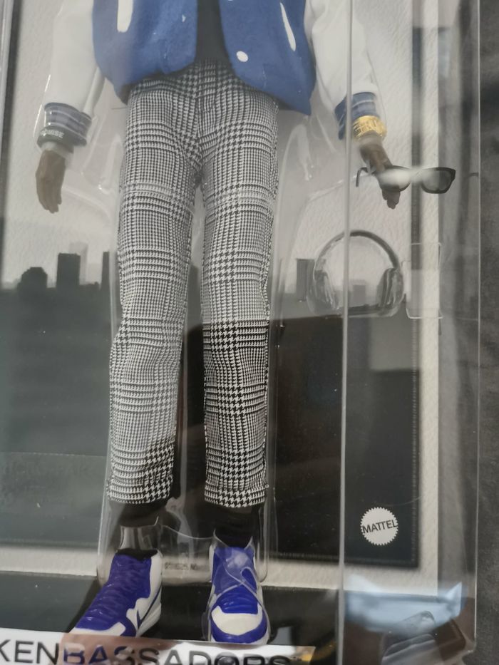 Barbie LeBron James Kenbassador – Édition Limitée - photo numéro 4