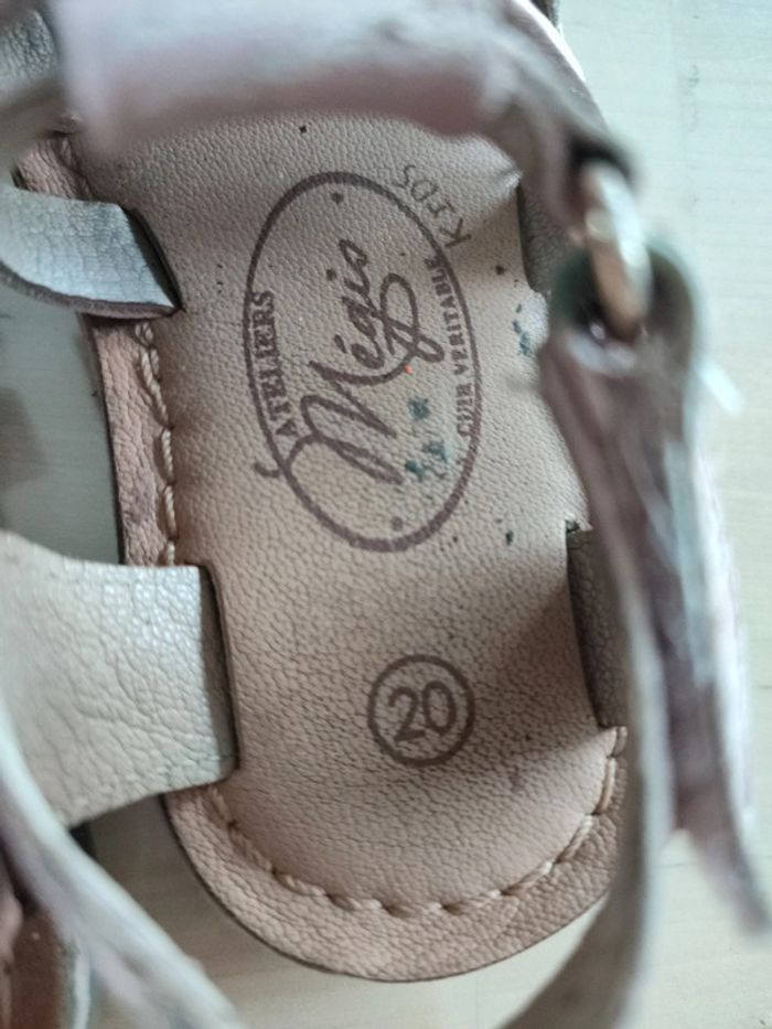 Petite sandale rose marque megis taille 20 - photo numéro 3