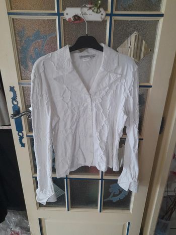 Jolie veste brodée antonelle