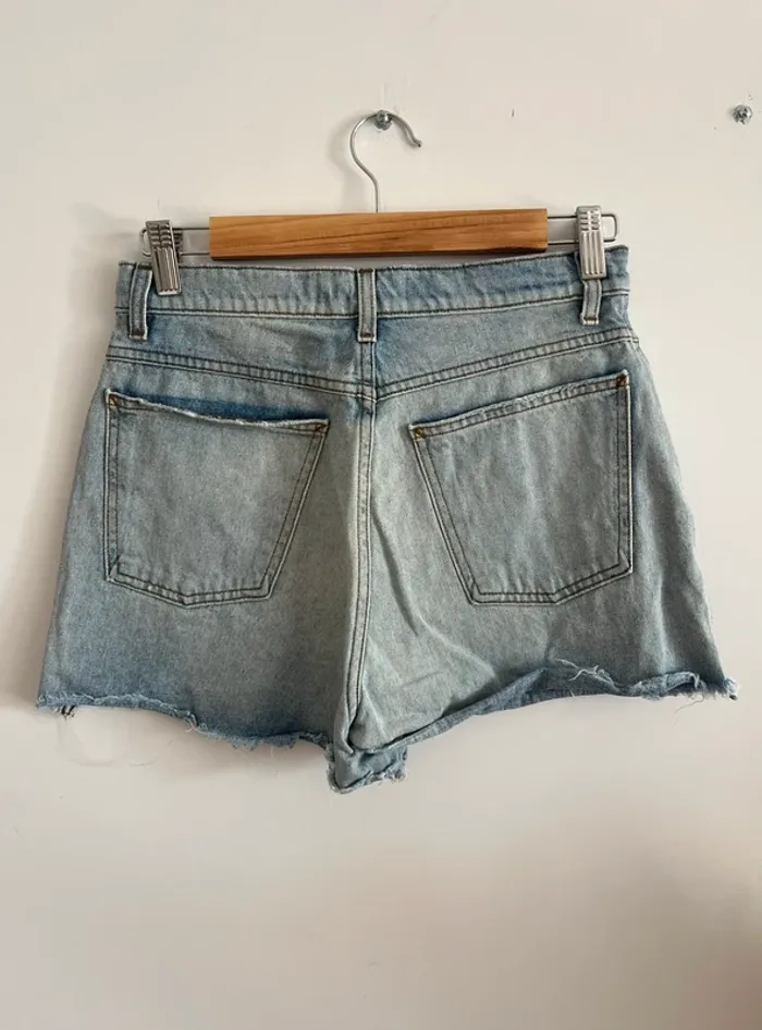 Short en jean bleu clair American Apparel - photo numéro 5
