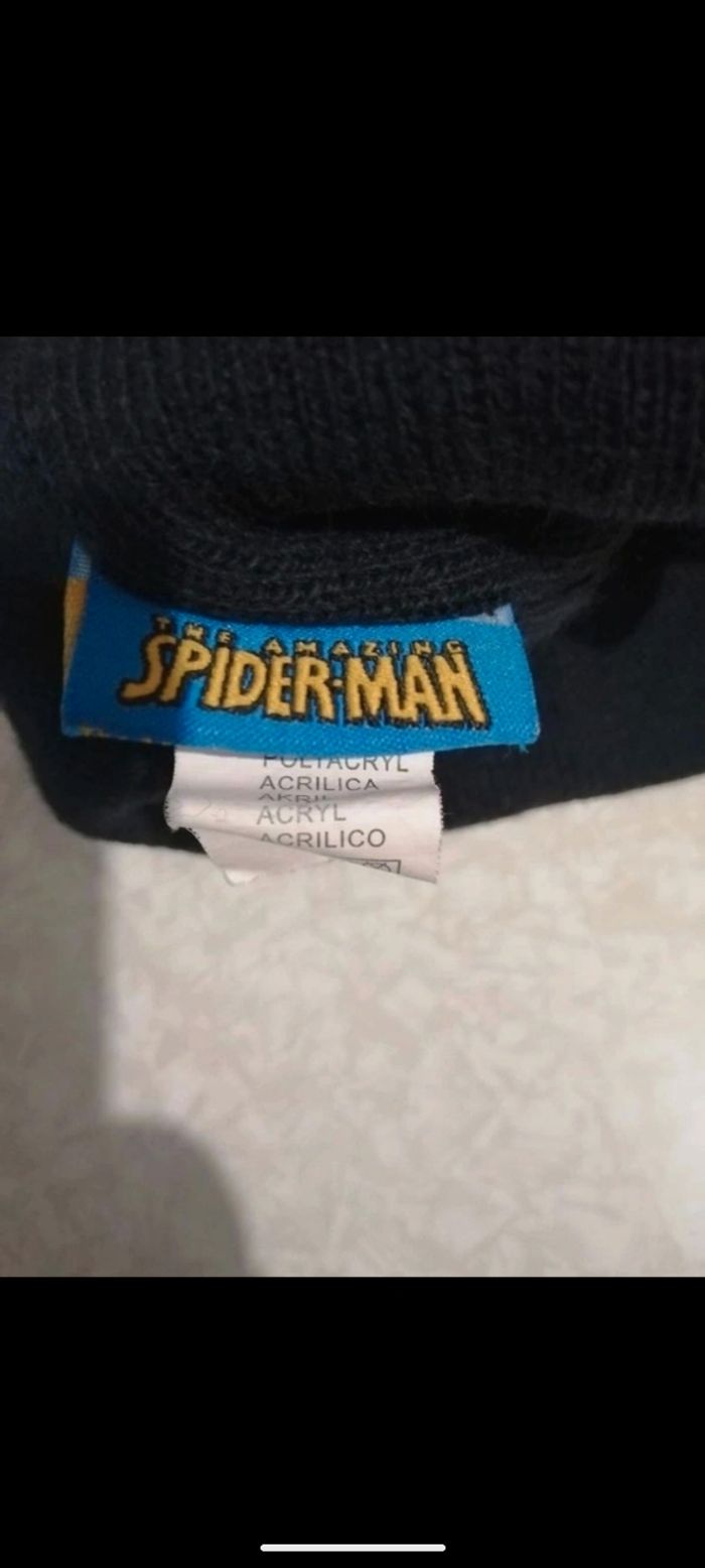 Beau Bonnet Spiderman. Taille 4/5 ans - photo numéro 4