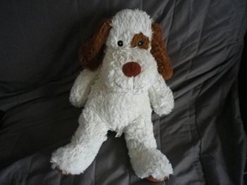 PELUCHE CHIEN