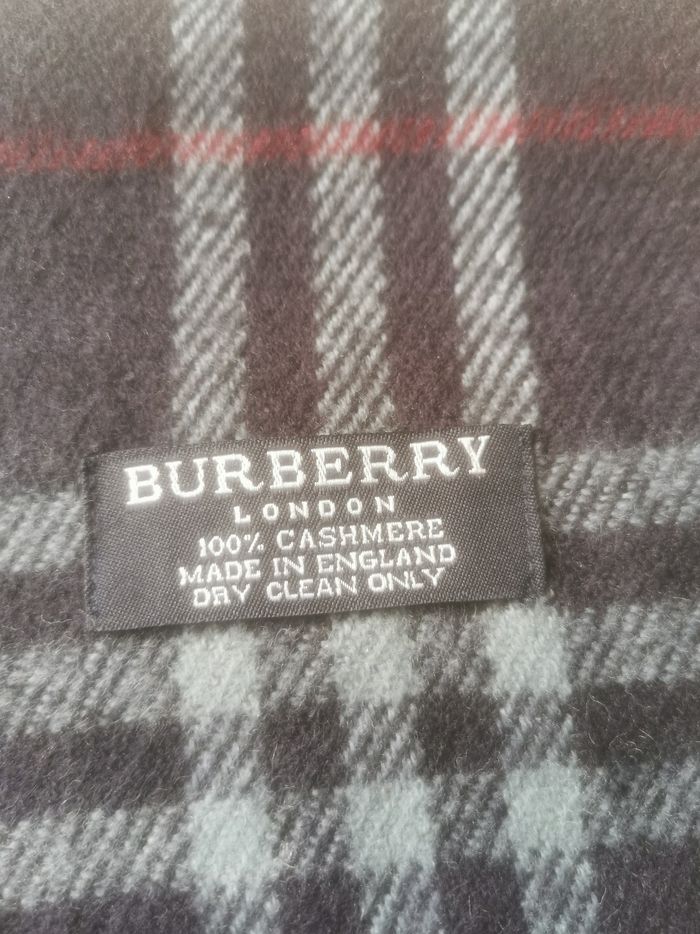 Écharpe Burberry bleu en cachemire - photo numéro 2