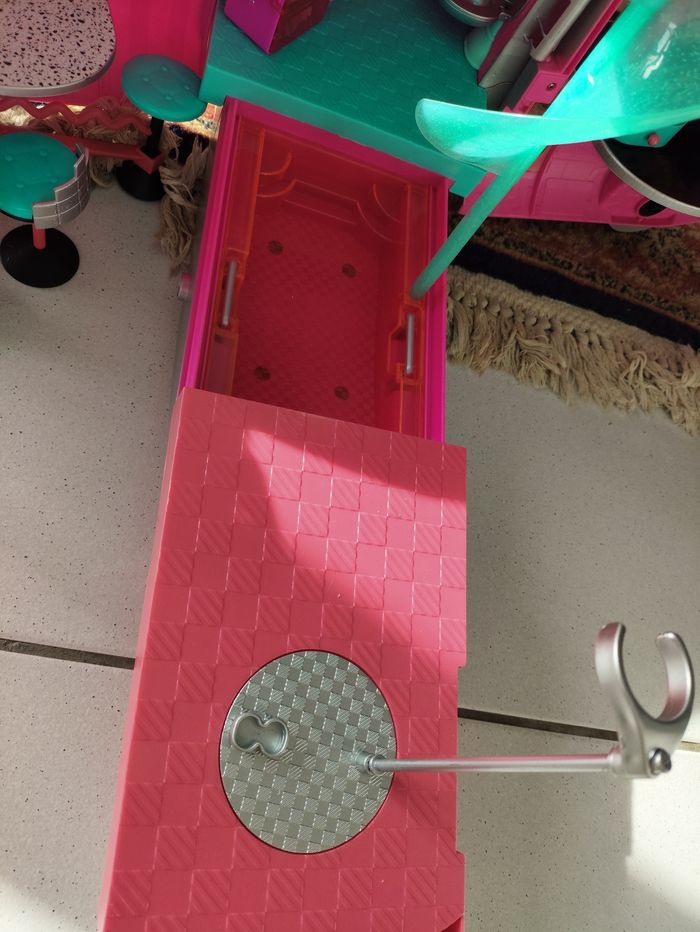 Camping car L.O.L surprise - photo numéro 10