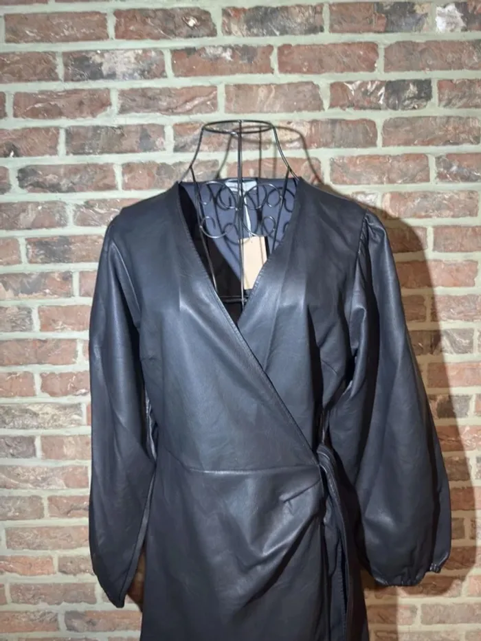 Robe noire FRNCH Neuve avec étiquette - Taille M / 38 - photo numéro 4