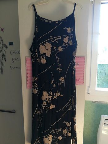 Robe midi hauteur genou fluide