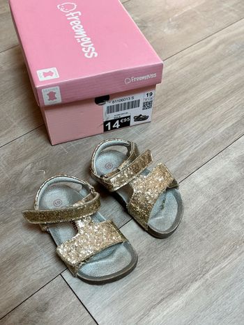 Claquettes taille 19