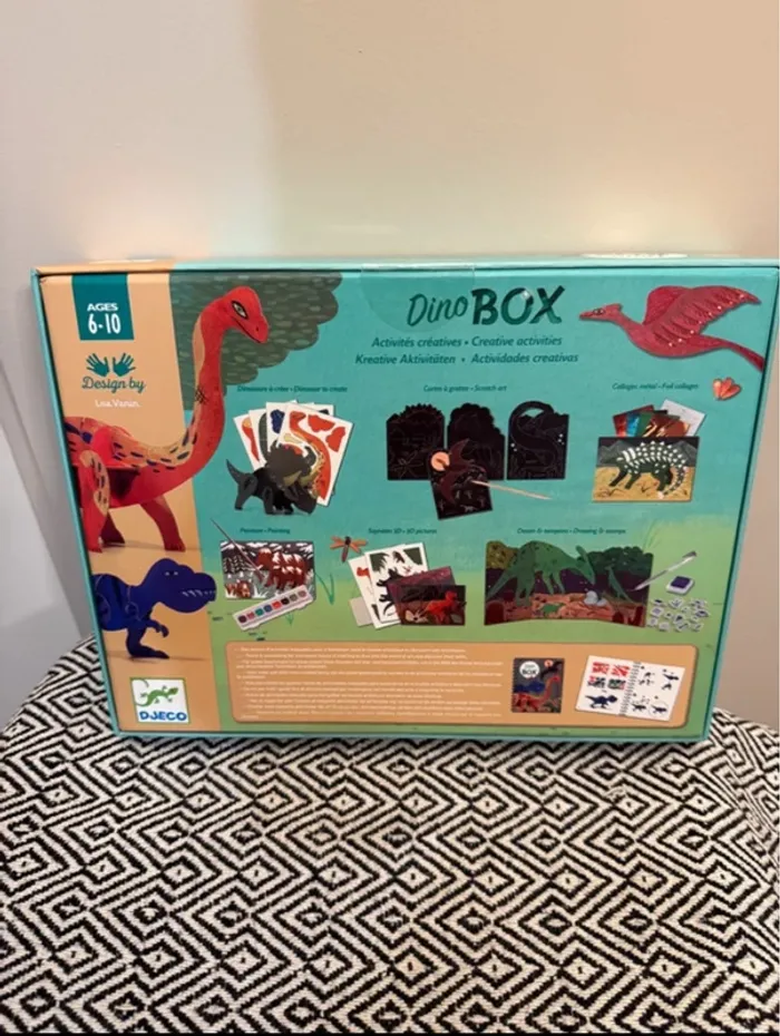 Djeco - Dino Box : Loisirs créatifs Le monde des dinosaures - dès 6 ans - photo numéro 2