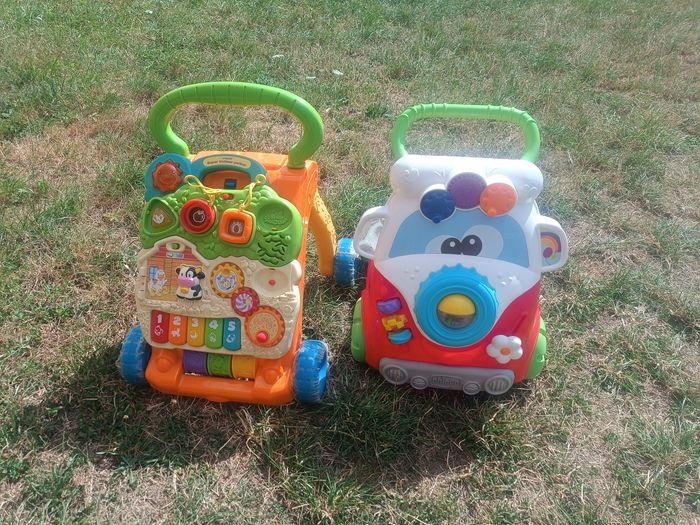 Lot de 2 trotteurs de marche