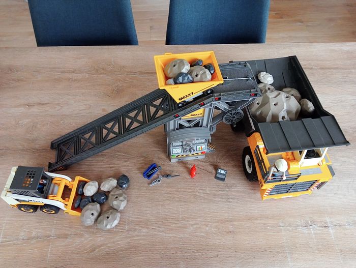 Playmobil 4041 et 4037 Convoyeur avec pelleteuse et Tombereau géant - photo numéro 3