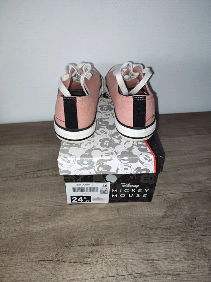 Baskets / tennis basses taille 36 Mickey Mouse - photo numéro 4