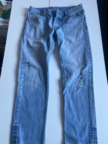 Jeans Troué