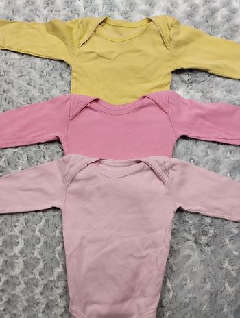 Lot de 3 bodys 9 mois