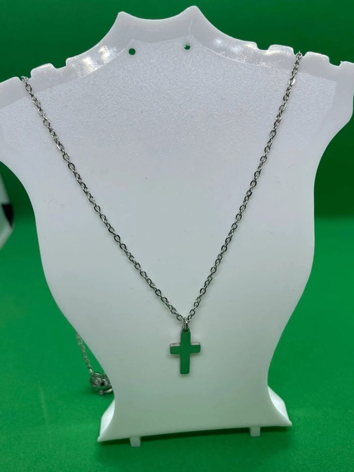 Collier croix