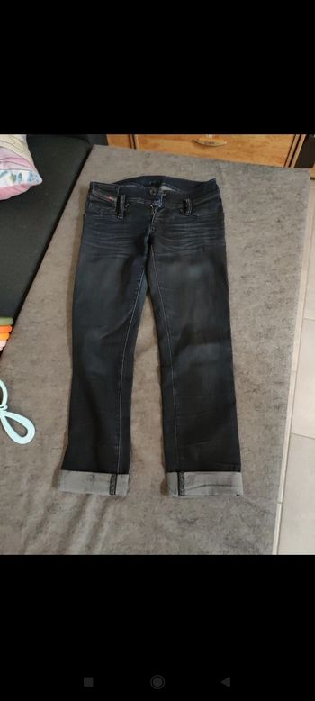 Jeans femme Diesel Made in Tunisia neuf jamais porté size 25