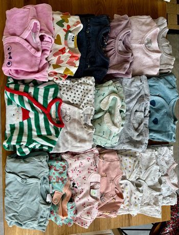 Lot 18 pyjamas bébé fille 0-6 mois