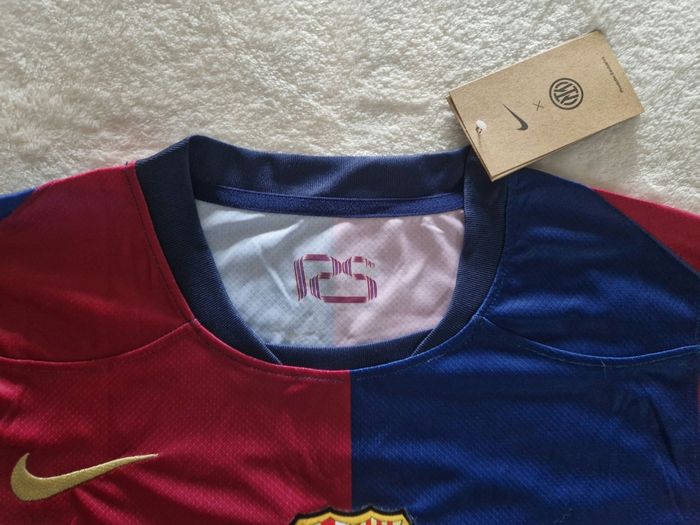 Maillot de foot Barça taille M NEUF - photo numéro 2
