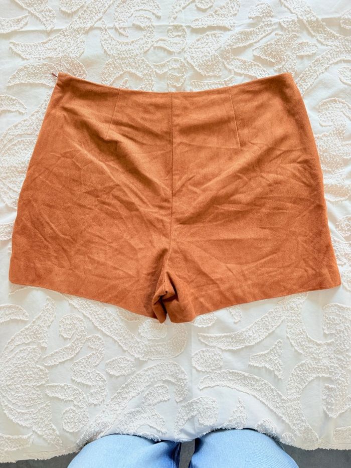 Short en daim - photo numéro 3