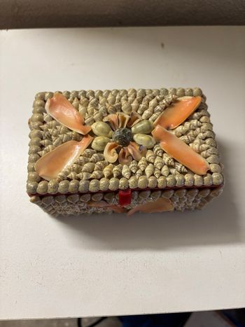 Boîte à bijoux en coquillages