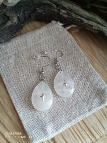 Boucles d'oreilles cristal de roche naturel avec étoiles du Nord