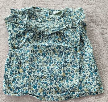 Haut fleuri tape à l'oeil 9 mois