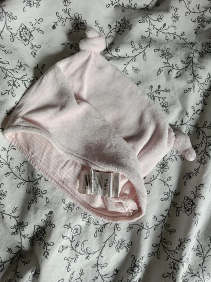 Bonnet en velours rose 6-9mois