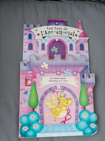 Livre " les fées de l arc en ciel "