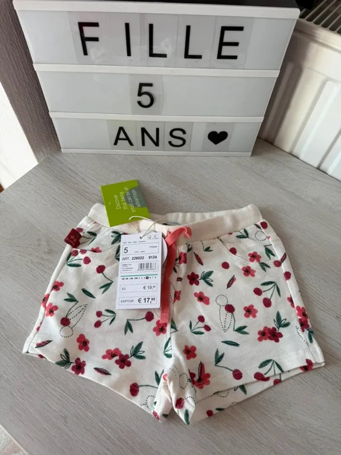Superbe short Boboli neuf 5 ans