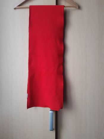 Écharpe rouge