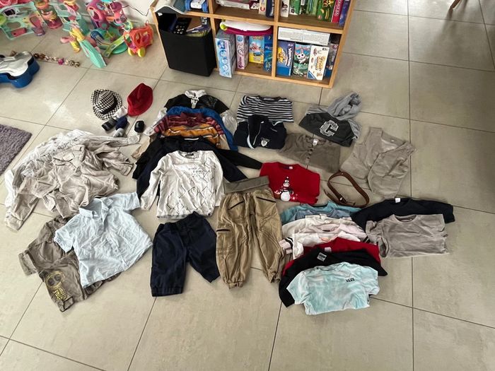 Lot vêtements garçon, huit ans