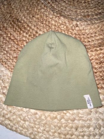 Bonnet marque Zara couleur kaki bon etat