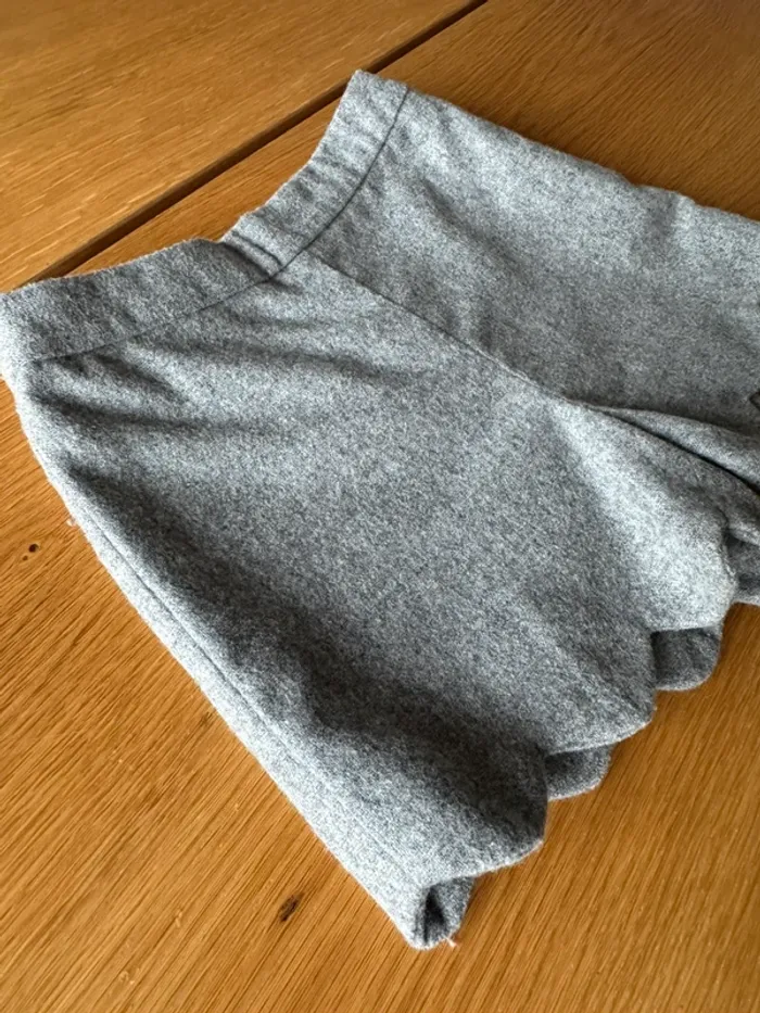 Short en tweed gris clair, bas festonné - Taille 3 Ans - photo numéro 3