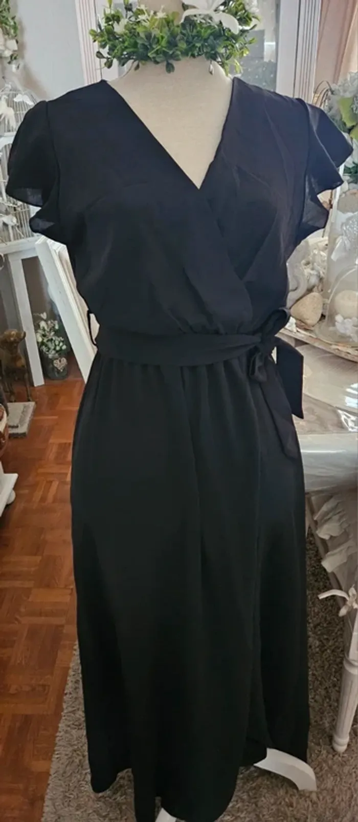 Robe porte feuille longue noire New Collection Taille 38/40 Neuve - photo numéro 2
