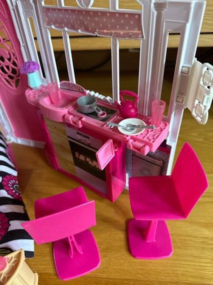 Maison de Barbie à emporter - photo numéro 2