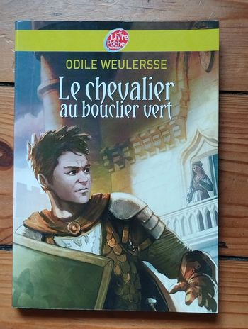 Livre Le chevalier au bouclier vert Odile Weulersse roman enquête