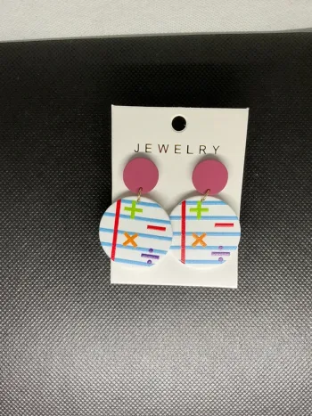 Boucles d’oreilles « maîtresse » n°30 neuve
