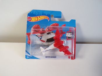 Avion  - Hot Wheels - Water Bomber - 2/10