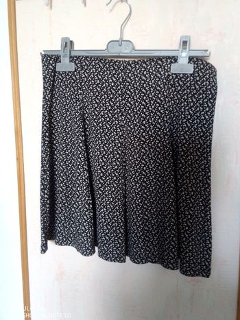 Jupe courte volante taille 2
