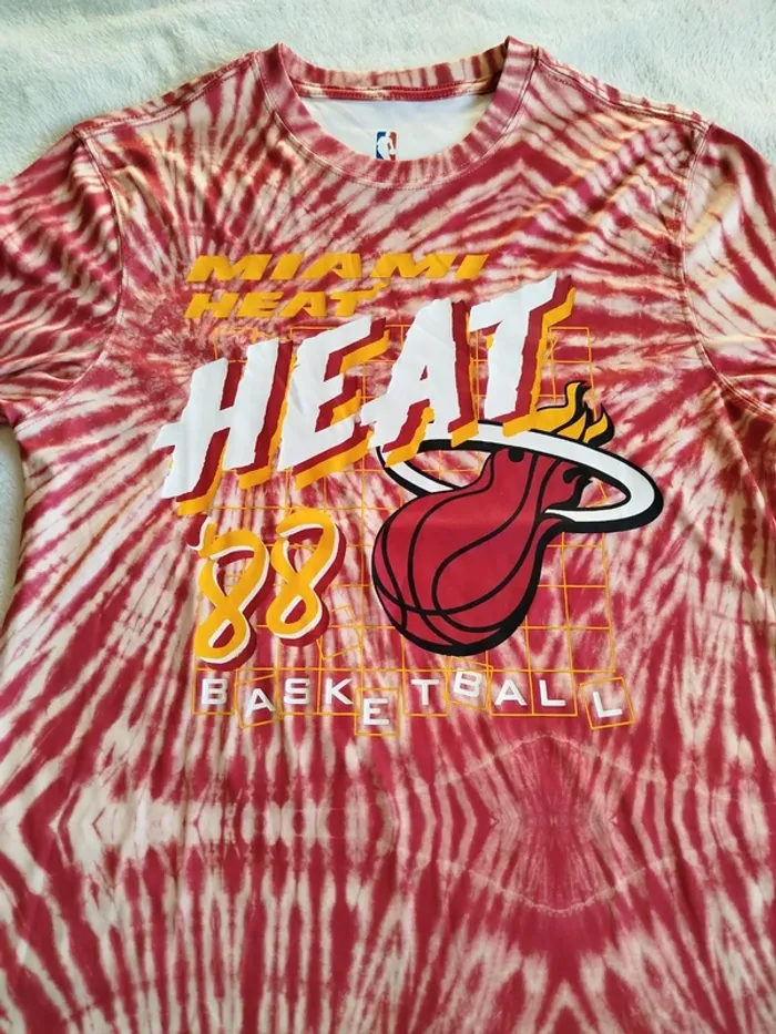 T-shirt Miami Heat taille S - photo numéro 2