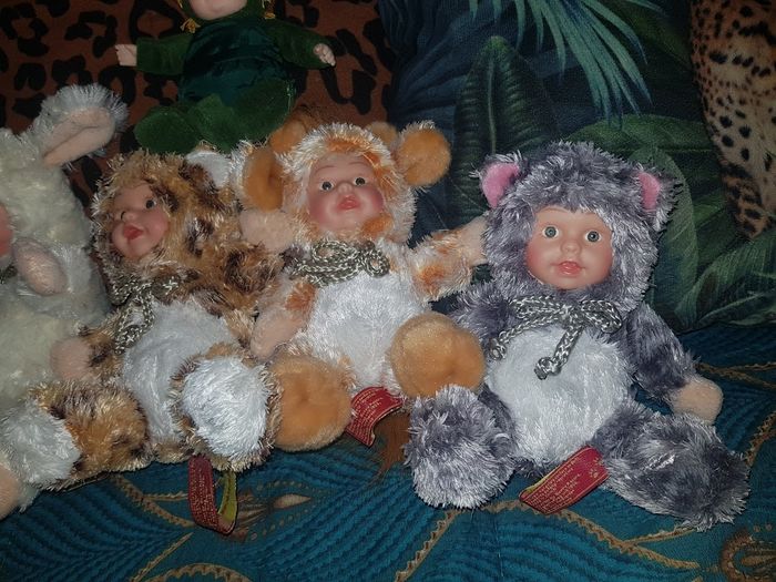 Lot Bébé poupée peluche collection vintage déguisé lapin chat mouton + Anne Geddes cactus - photo numéro 3