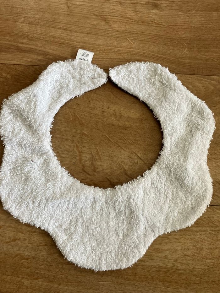 Joli bavoir bébé - neuf - photo numéro 2