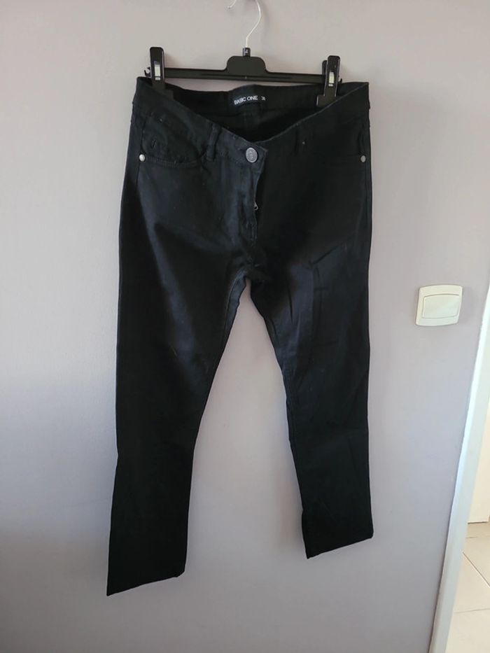 Jean court taille 38 Basic One
