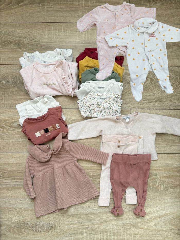 Lot de vêtements fille naissance / 1 mois