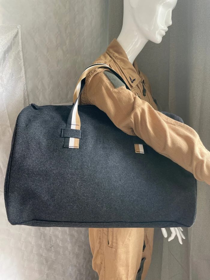 Sac Boss Parfum - Comme neuf - photo numéro 2