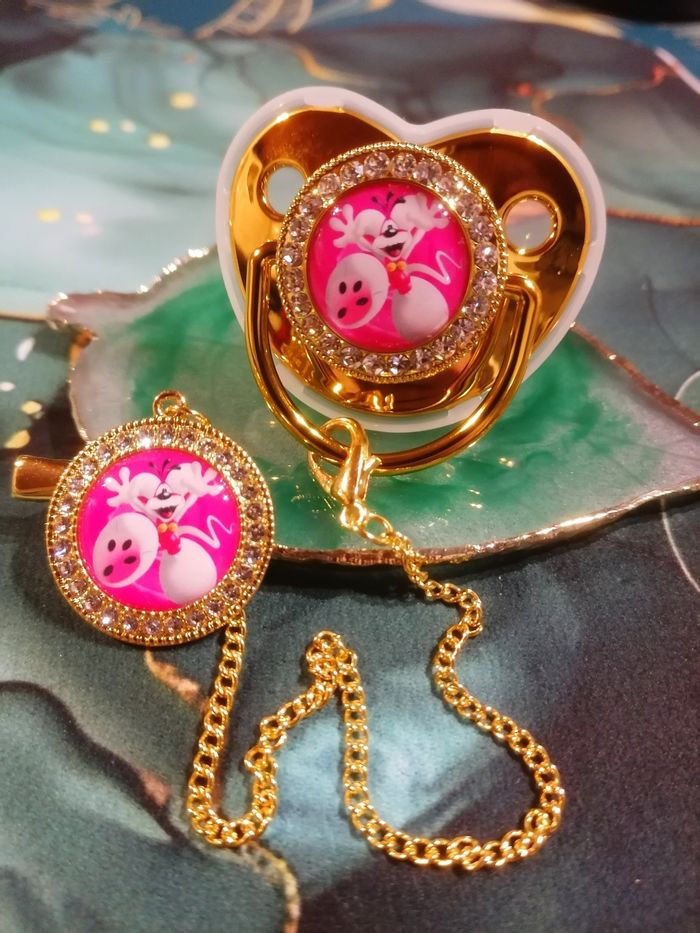 Tétine strass avec attache Diddl